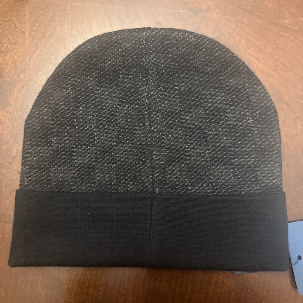 Louis Vuitton Black Knit Accessory - Picture 2 of 6